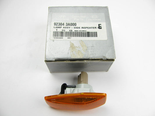 NEW - OEM Front Side Marker Right Passenger For 2002-05 Hyundai XG350