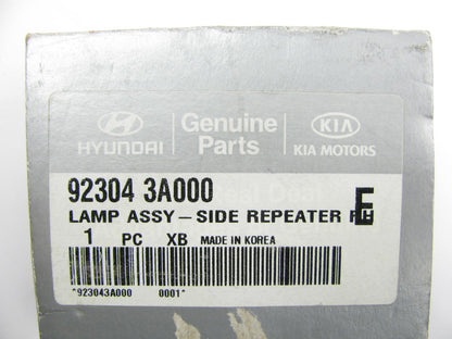 NEW - OEM Front Side Marker Right Passenger For 2002-05 Hyundai XG350