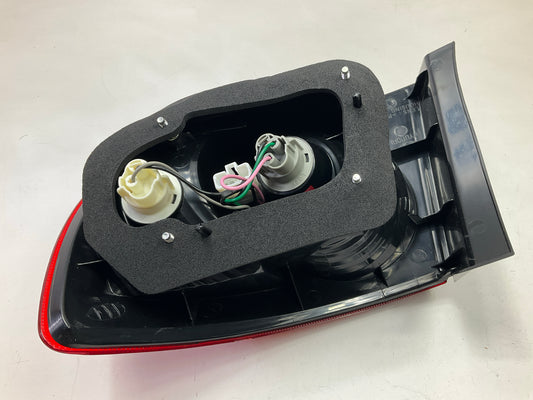 Left Drivers Tail Light Quarter Mounted For 2001-2003 Hyundai Elantra Hatchback