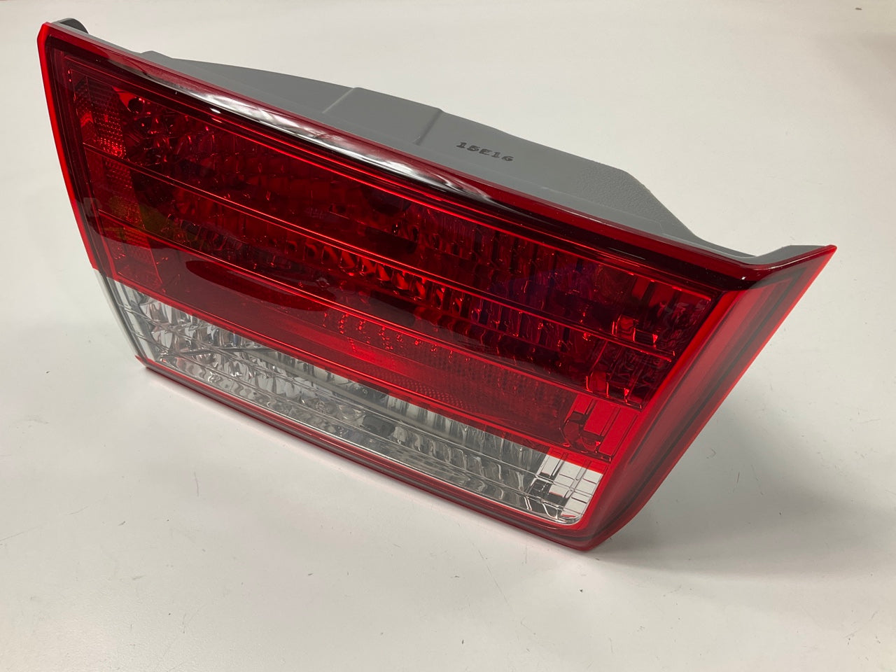 NEW Trunk Lid Mounted Left Drivers Side Tail Light Lamp OEM For 2006-2008 Sonata