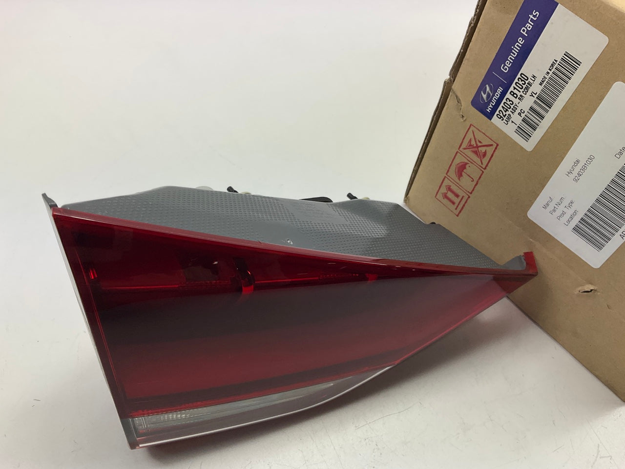 NEW Left Drivers Side Inner Tail Light Lamp OEM For 2015-2016 Genesis, 2017 G80