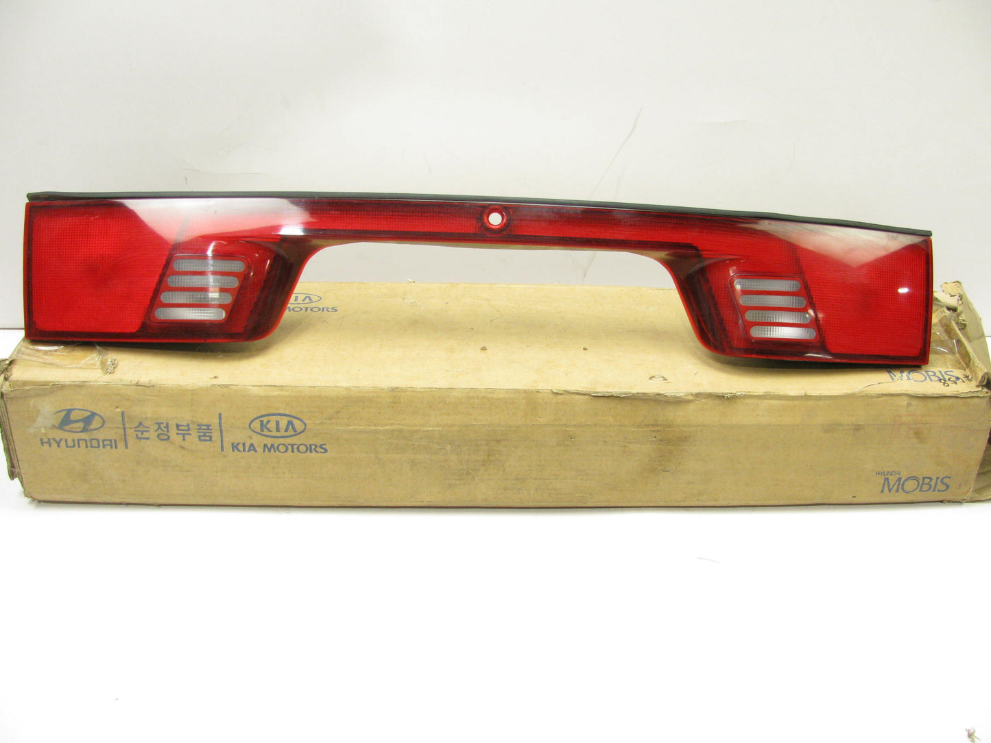 NEW 92405-34050 TRUNK LID MOUNT Tail Light Lamp OEM For 1995-96 Hyundai Sonata