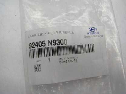 NEW - OEM 92405N9300 Left Rear Bumper Reflector For 2022-2023 Hyundai Tucson