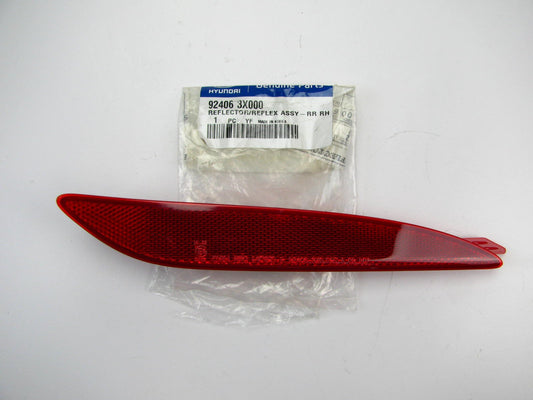 NEW GENUINE Rear Right Bumper Reflector For 2011-2013 Hyundai Elantra 924063X000