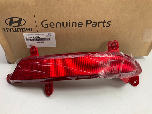 NEW Rear Bumper, Right Passengers Reflector OEM For 13-16 Santa Fe 92406B8200