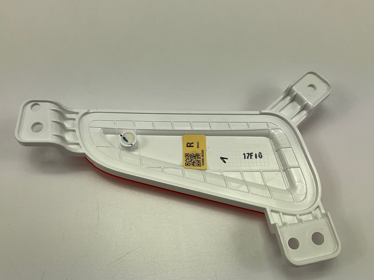 NEW Front Bumper Right Passengers Side Reflector OEM For 2018-21 Kona 92408J9200