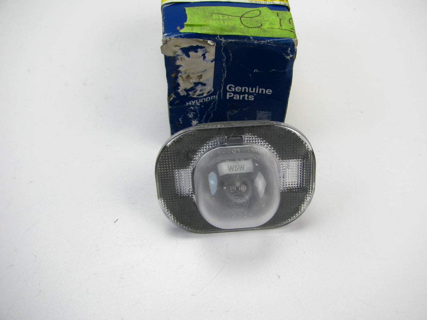 NEW - OEM License Plate Lamp Light Assy Driver Left For 2012-2014 Hyundai Accent