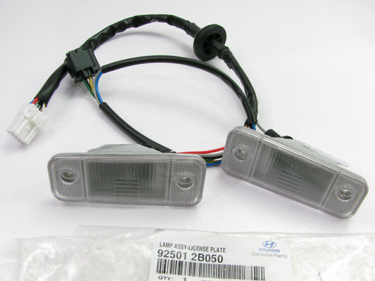 NEW License Plate Light Lamp OEM For 2010-2012 Hyundai Santa Fe 925012B050