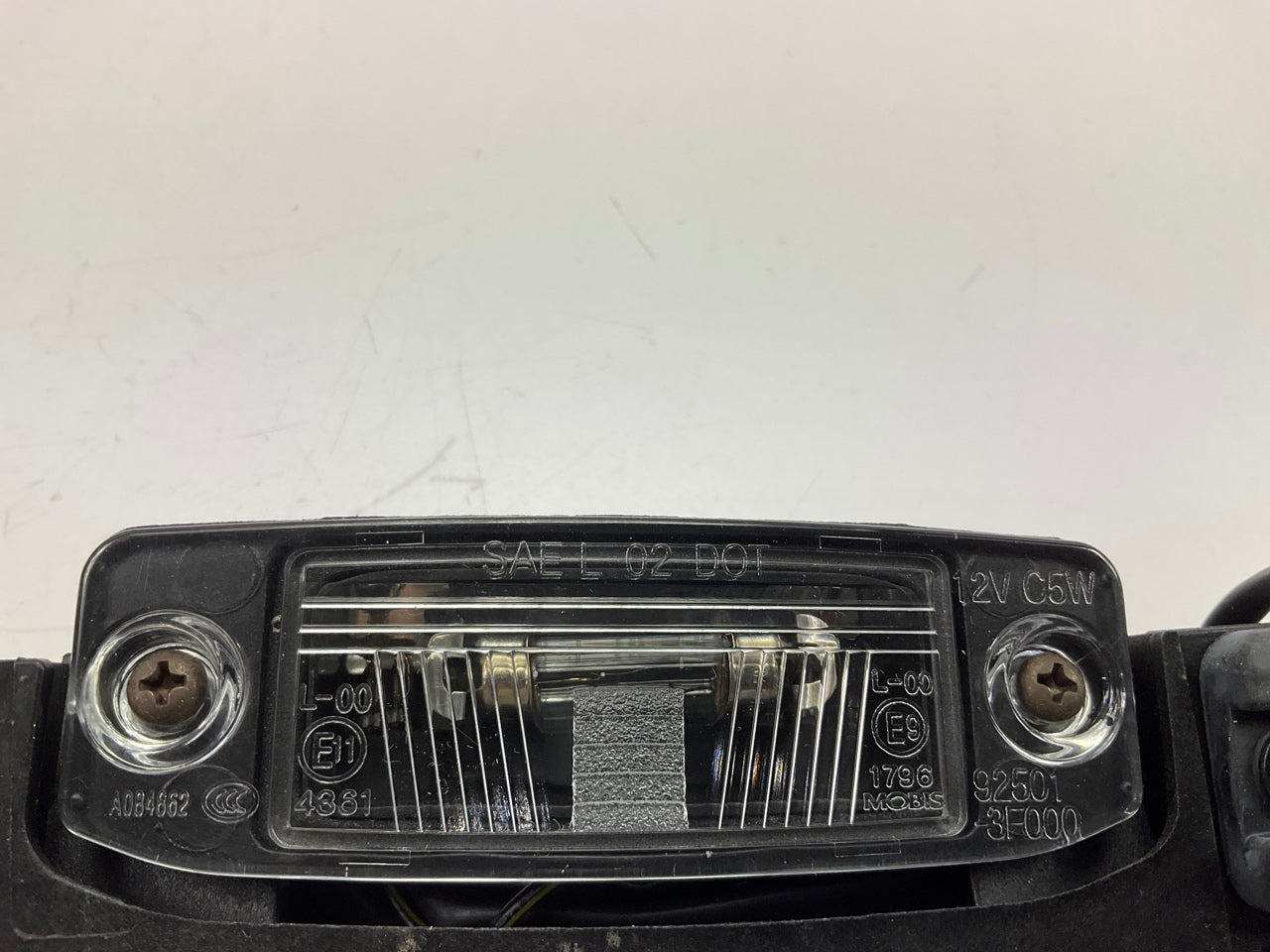 NEW License Plate Light Lamp OEM For 2010-2014 Genesis 925013M010