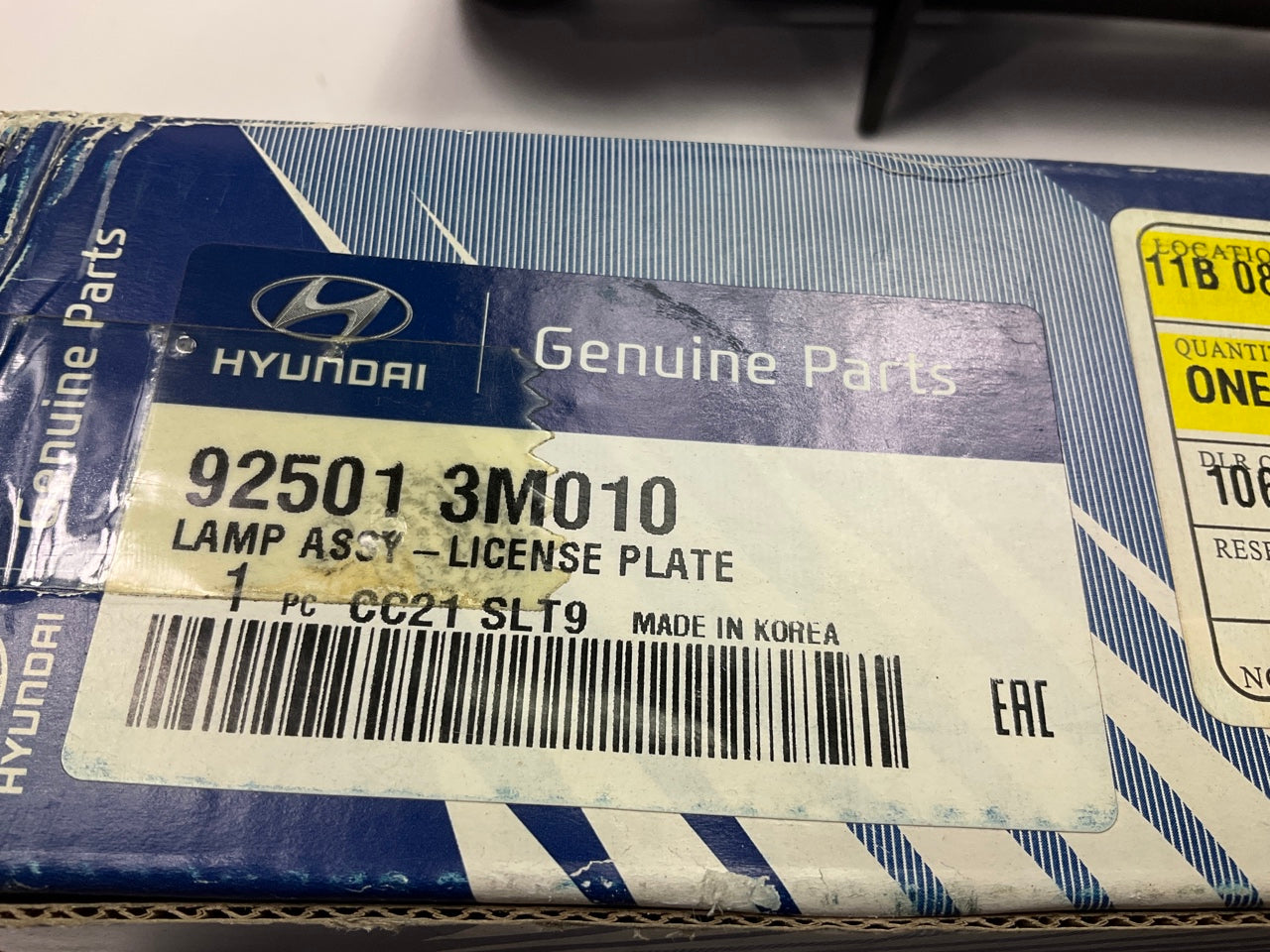 NEW License Plate Light Lamp OEM For 2010-2014 Genesis 925013M010