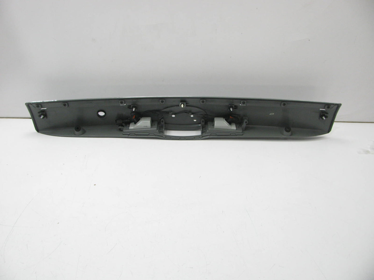 New OEM Rear Chrome License Plate Lamp Assembly For 2006-2008 Hyundai Entourage