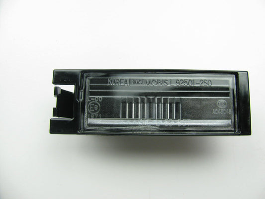 925102S000 Left License Plate Lamp Light Housing OEM For Hyundai 2014-15 Tucson