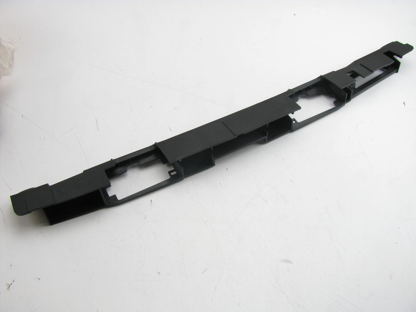 NEW - OEM Genuine License Plate Light Bracket For 2011-2016 Equus 925203N010