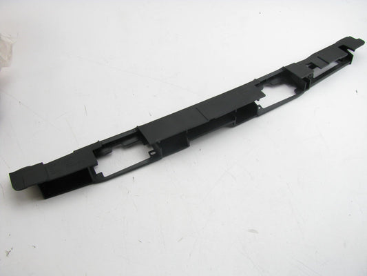 NEW - OEM Genuine License Plate Light Bracket For 2011-2016 Equus 925203N010