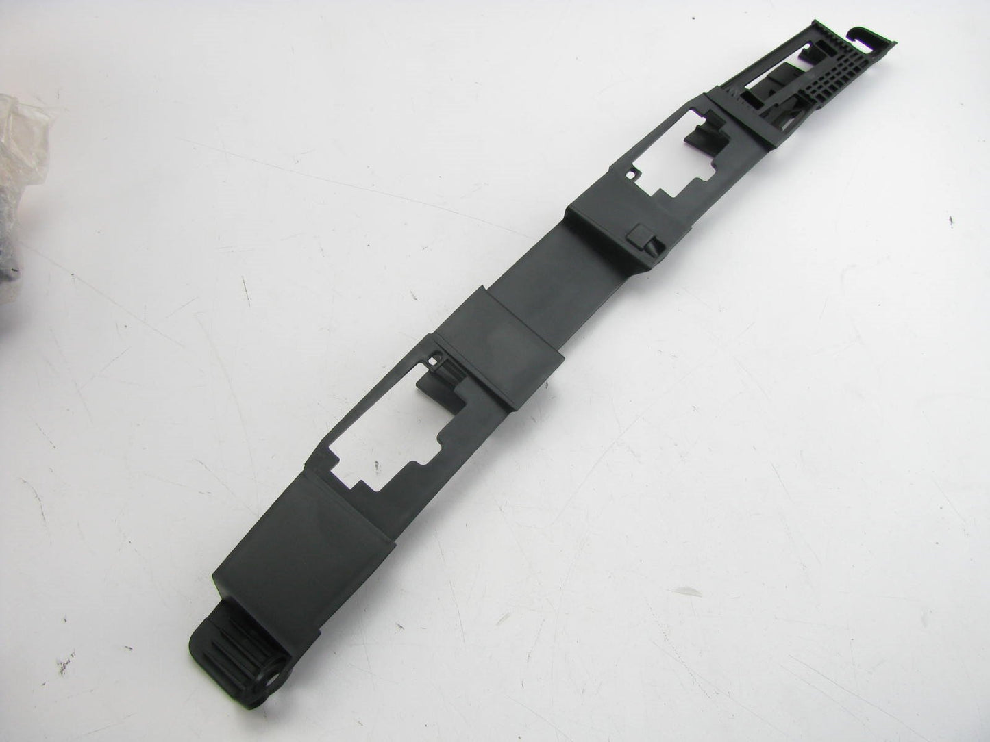 NEW - OEM Genuine License Plate Light Bracket For 2011-2016 Equus 925203N010