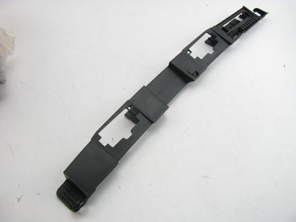 NEW - OEM Genuine License Plate Light Bracket For 2011-2016 Equus 925203N010