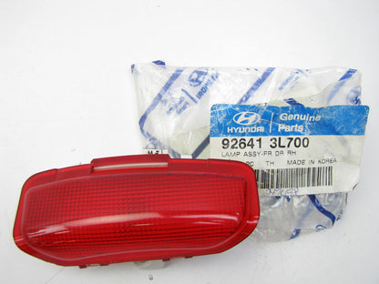 NEW GENUINE FRONT RIGHT Side Courtesy Lamp Light OEM For 06-10 Azera 926413L700