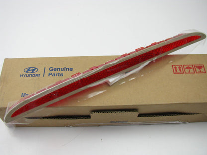 NEW GENUINE Center High Mount Third Brake Light OEM For 2011-2013 Hyundai Equus