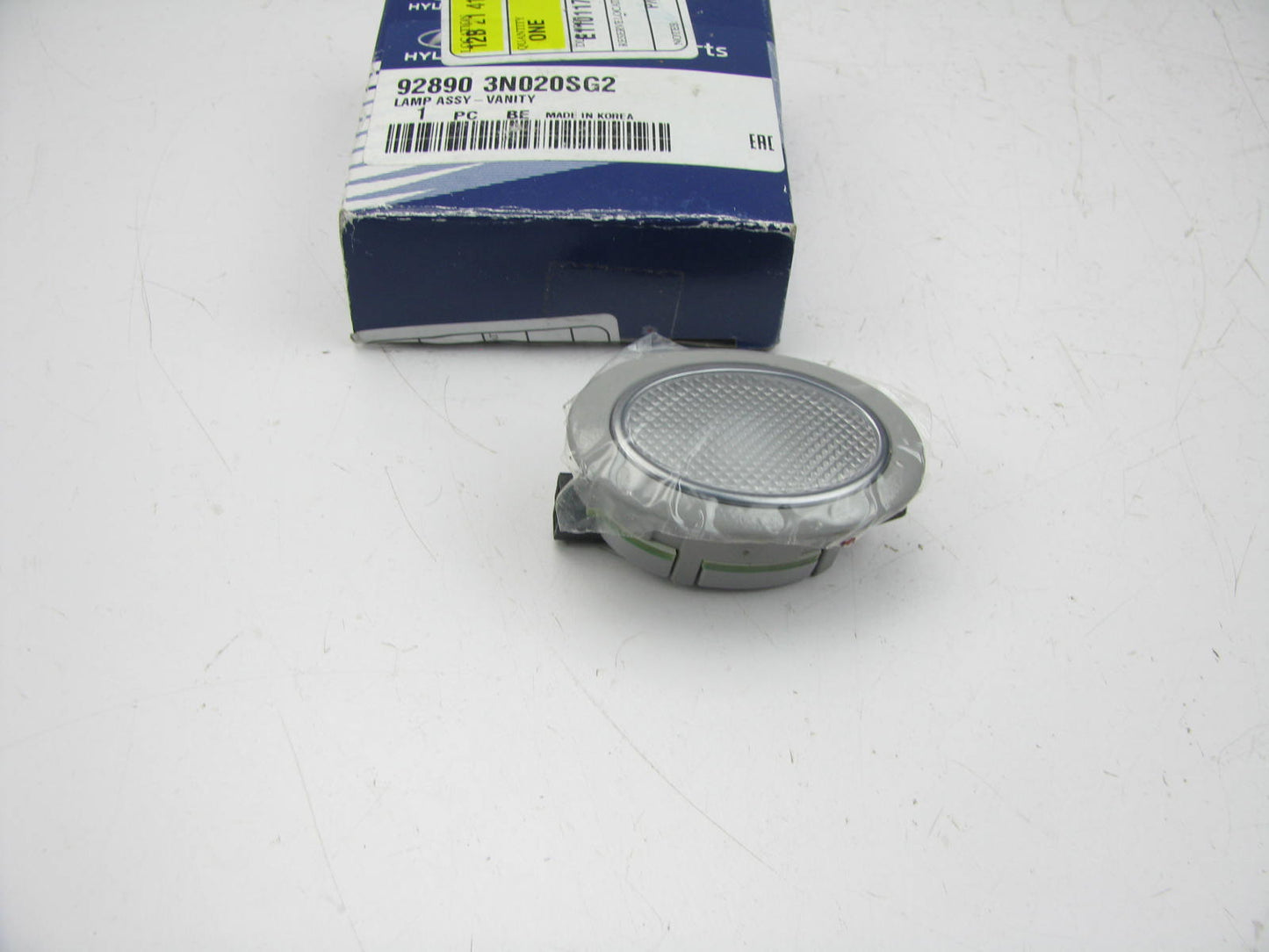 NEW - OEM 928903N020SG2 Interior Vanity Lamp For 2015-2016 Genesis