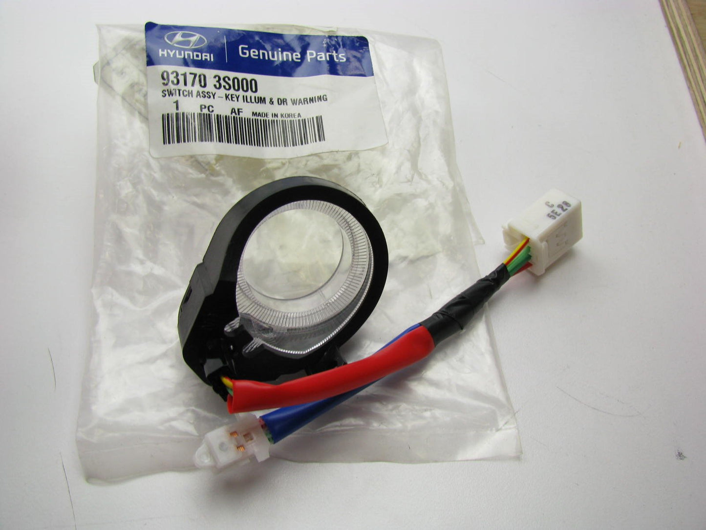 New Genuine OEM Key Illumination Ring & Door Warning Switch For 09-14 Sonata