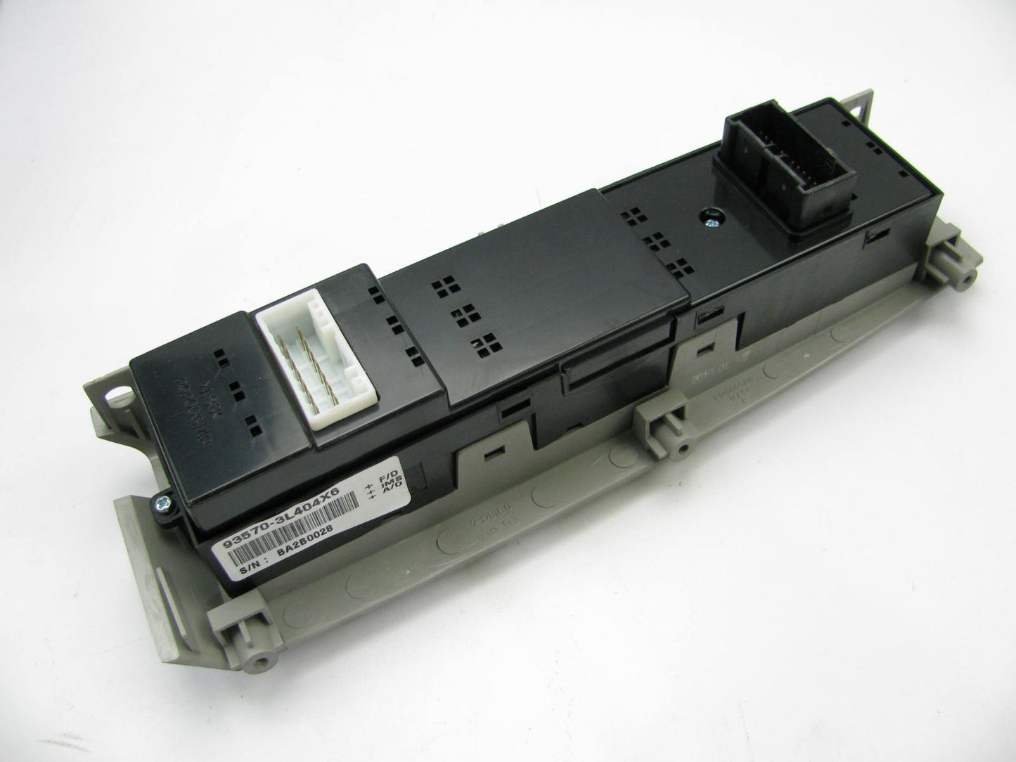 New OEM 935703L404X6 Front Left Power Window Switch For 2008-2011 Hyundai Azera