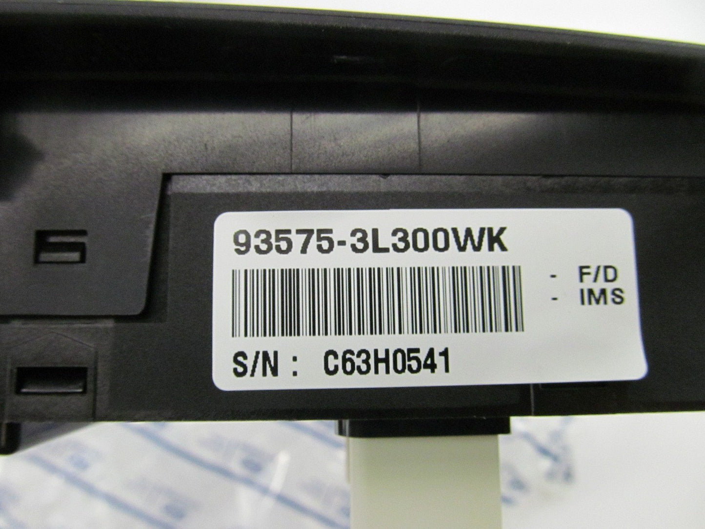 NEW - OEM 935753L300K7 Front Right Power Window Switch For 2006-11 Hyundai Azera