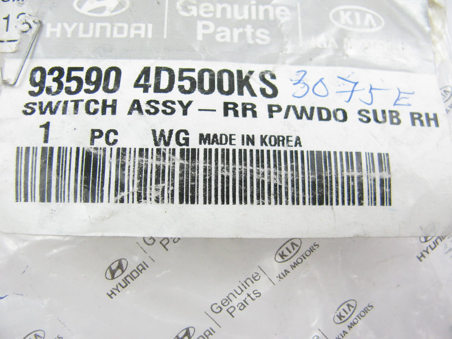 NEW GENUINE REAR RIGHT Side Window Switch GREY OEM For 07-08 Hyundai Entourage