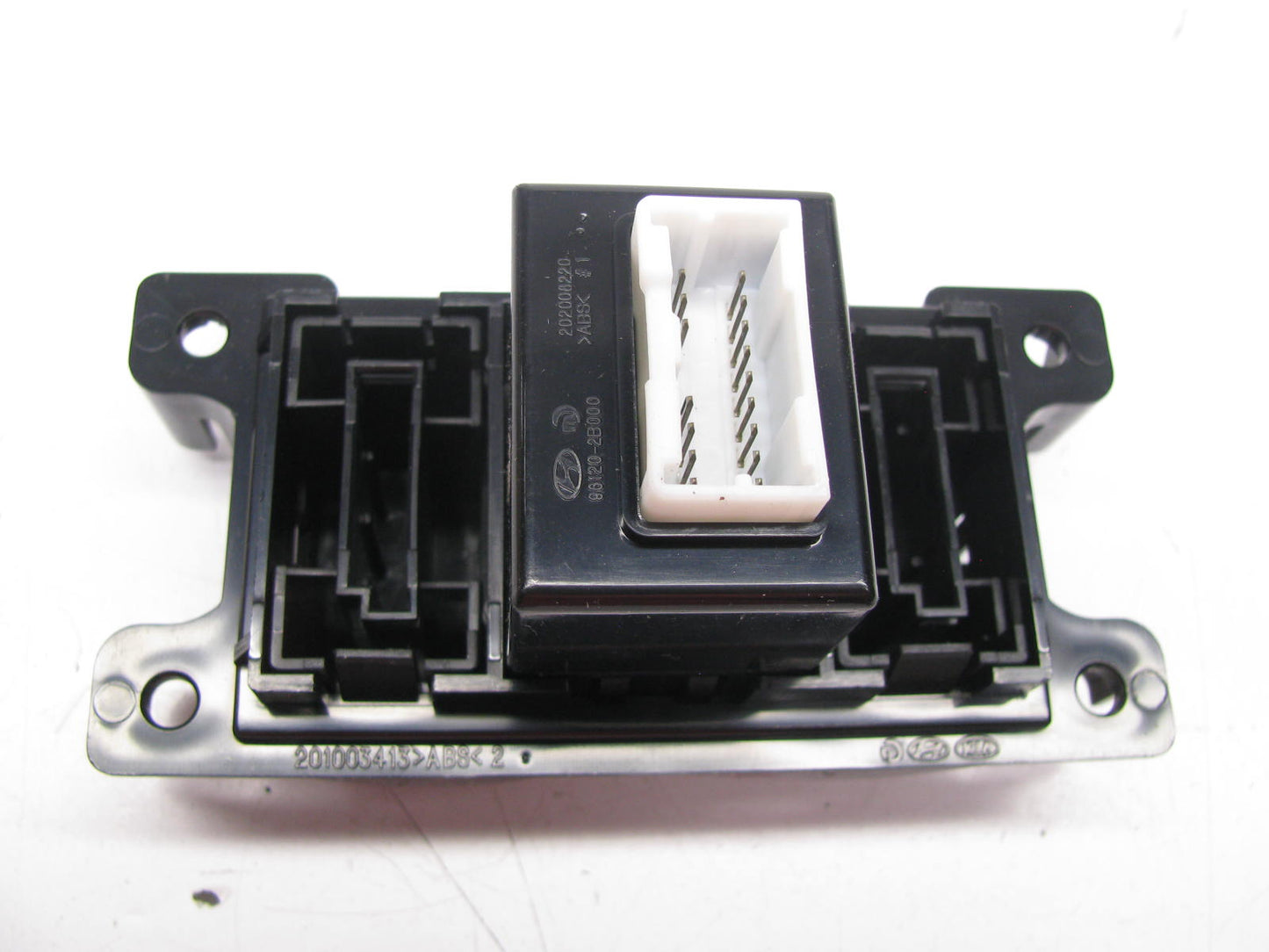 NEW - OEM 936000W200CA Radio Audio USB Auxiliary AUX Jack For 2007-2012 Santa Fe