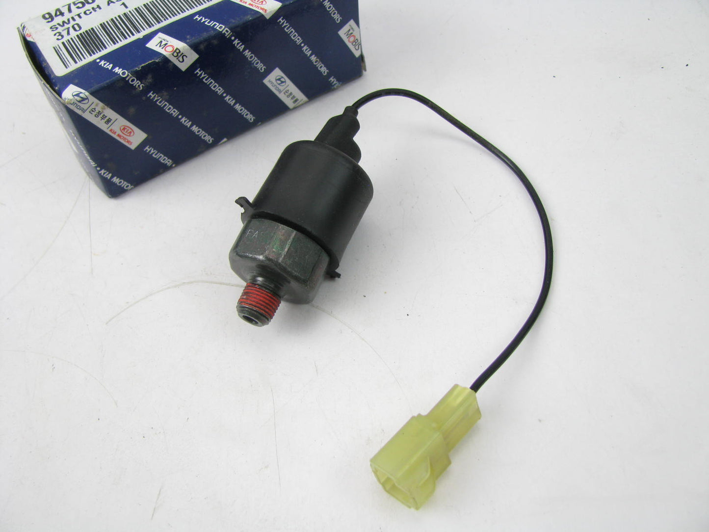 New Genuine OEM Oil Pressure Switch For 94-98 Hyundai Sonata 3.0L V6 9475032800