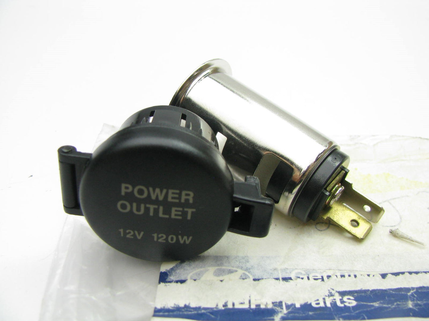 NEW - OEM 95120-39100 12V 120W  Power Outlet Socket For 2004-2005 XG350