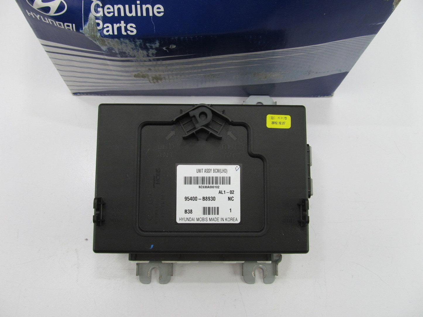 NEW - OEM 95400B8930 Brake Control Module And Receiver Unit Assembly