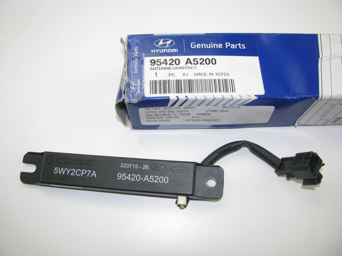 NEW - OEM GENUINE Keyless Entry Antenna For Hyundai 95420A5200