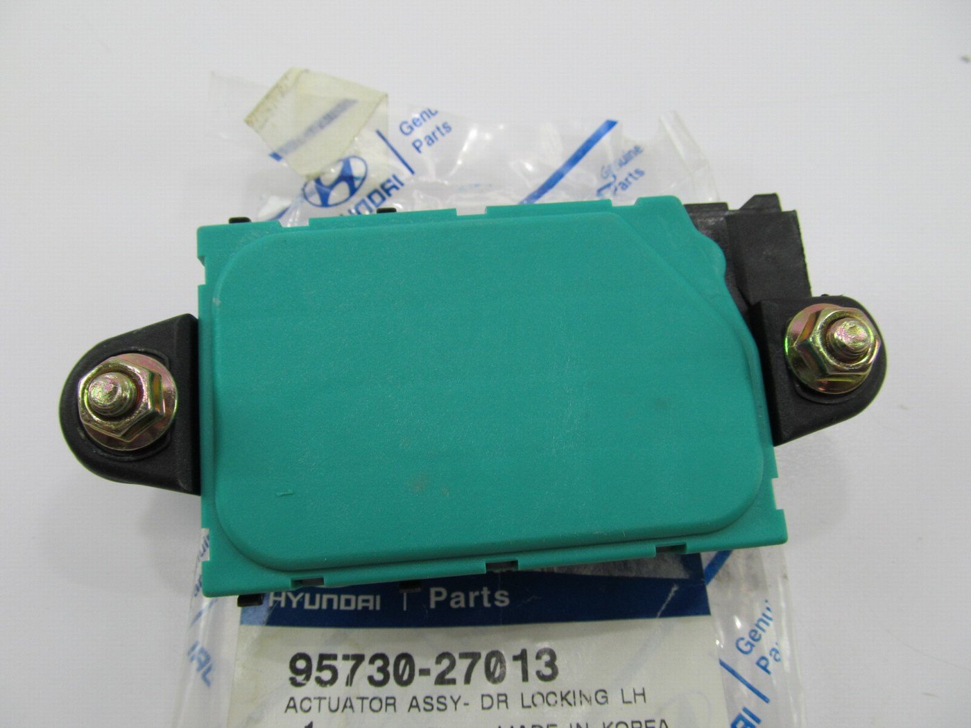 NEW - OEM 9573027013 FRONT LEFT Door Lock Actuator For 2000-01 Hyundai Tiburon