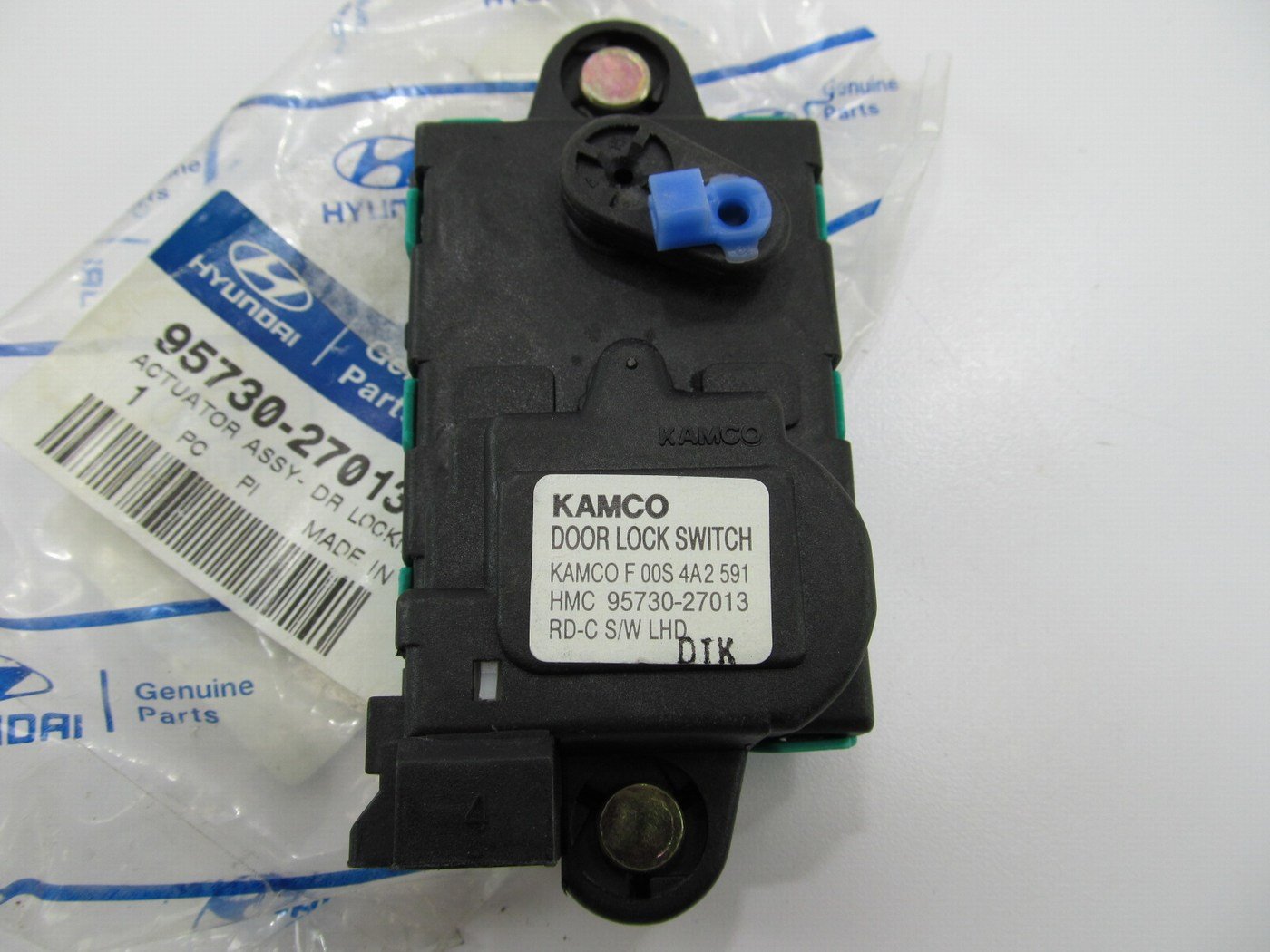 NEW - OEM 9573027013 FRONT LEFT Door Lock Actuator For 2000-01 Hyundai Tiburon