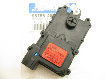 NEW GENUINE REAR RIGHT Door Lock Actuator OEM For 2000-2002 Accent 9575625000