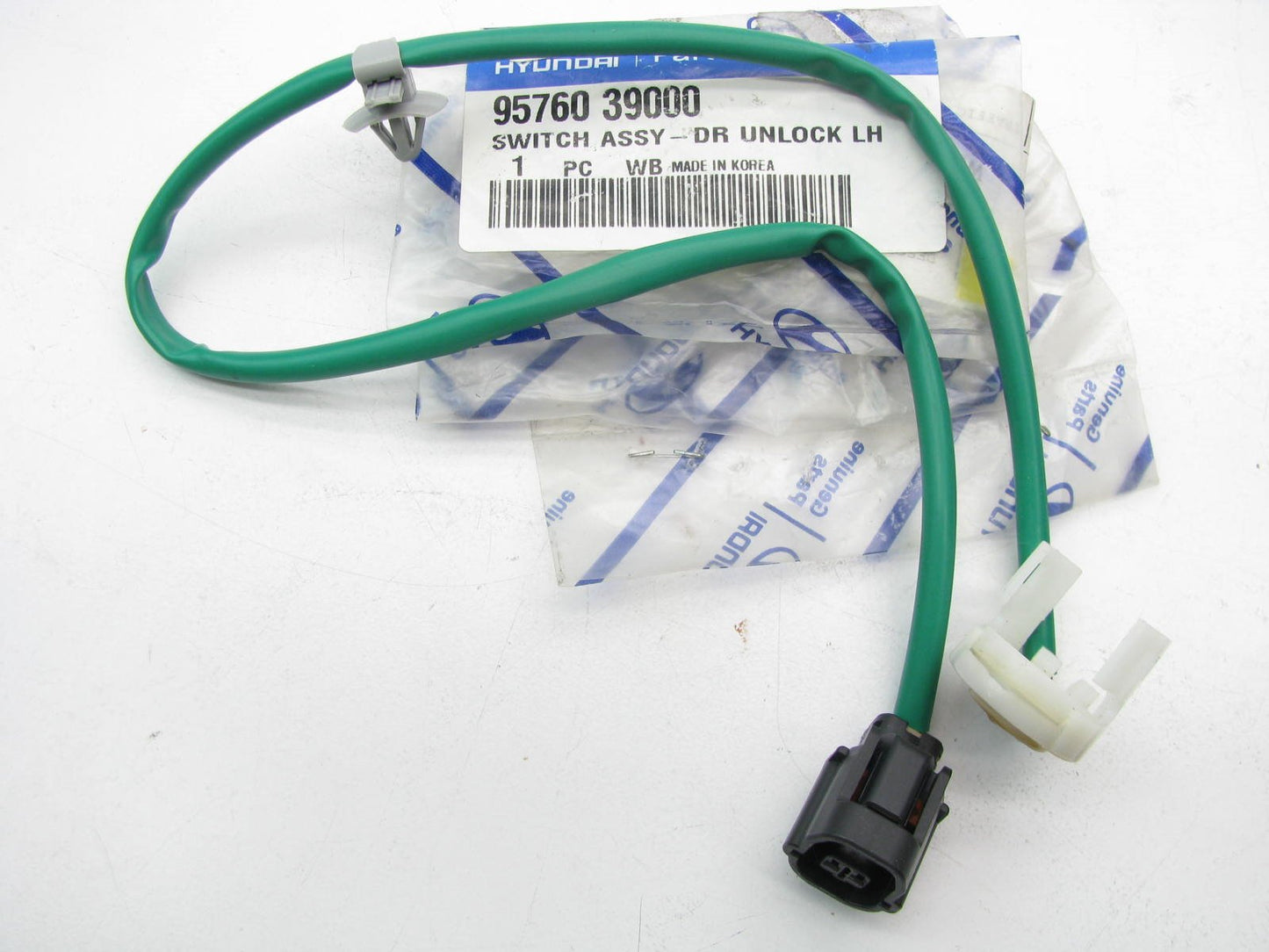NEW OEM GENUINE Front Left Side Door Unlock Switch For 2001-05 XG300 9576039000