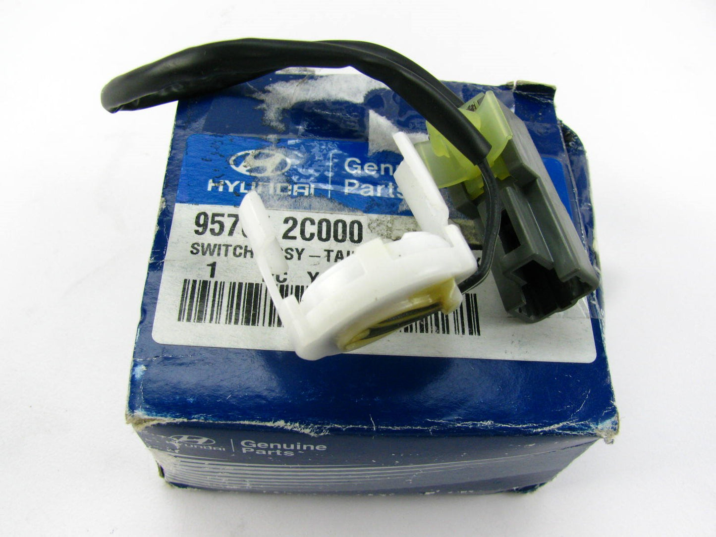 New OEM Tailgate Hatch Unlock Cylinder Switch For 03-08 Tiburon 957612C000