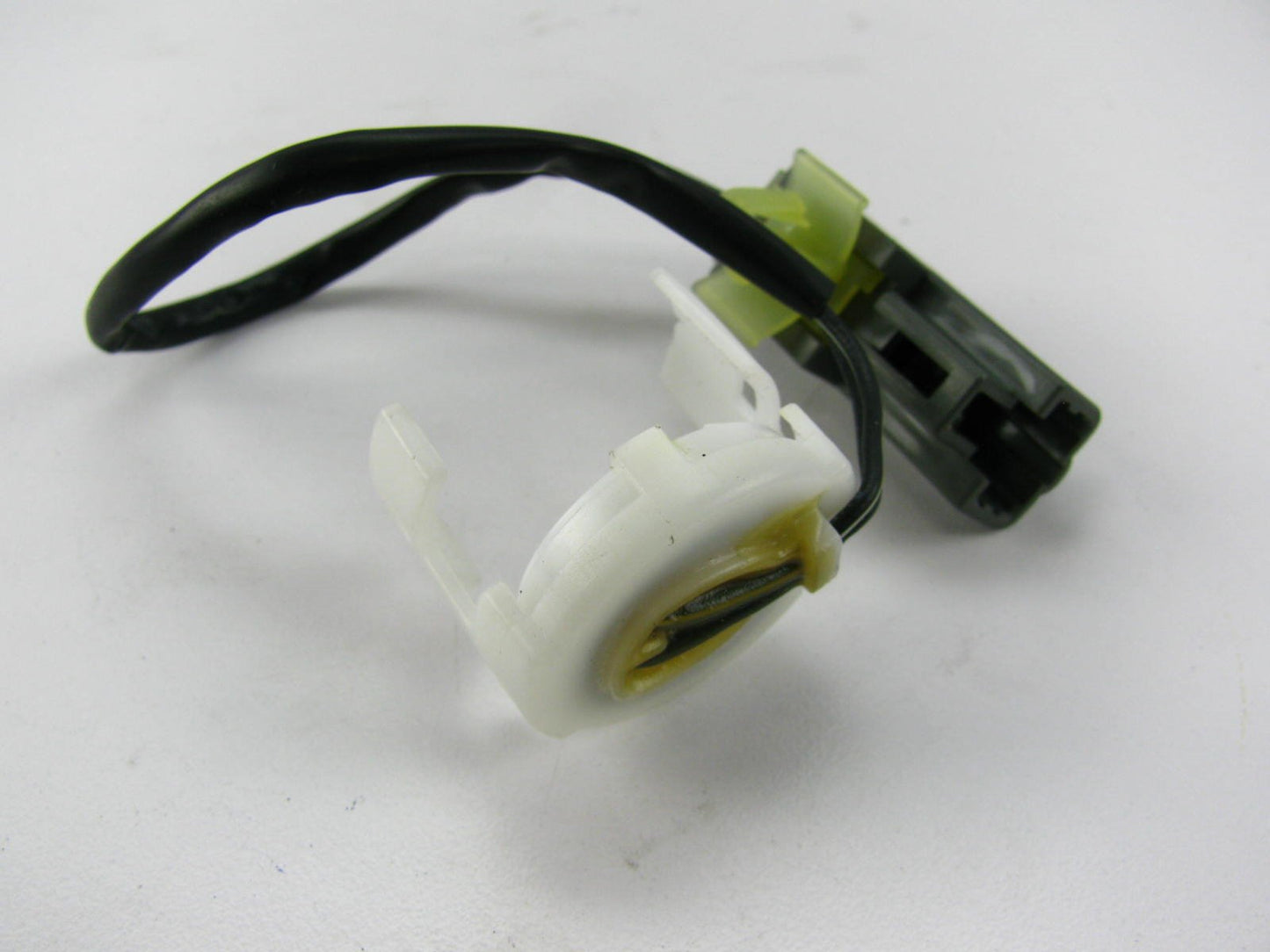 New OEM Tailgate Hatch Unlock Cylinder Switch For 03-08 Tiburon 957612C000