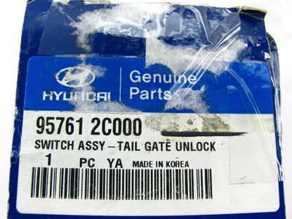 New OEM Tailgate Hatch Unlock Cylinder Switch For 03-08 Tiburon 957612C000