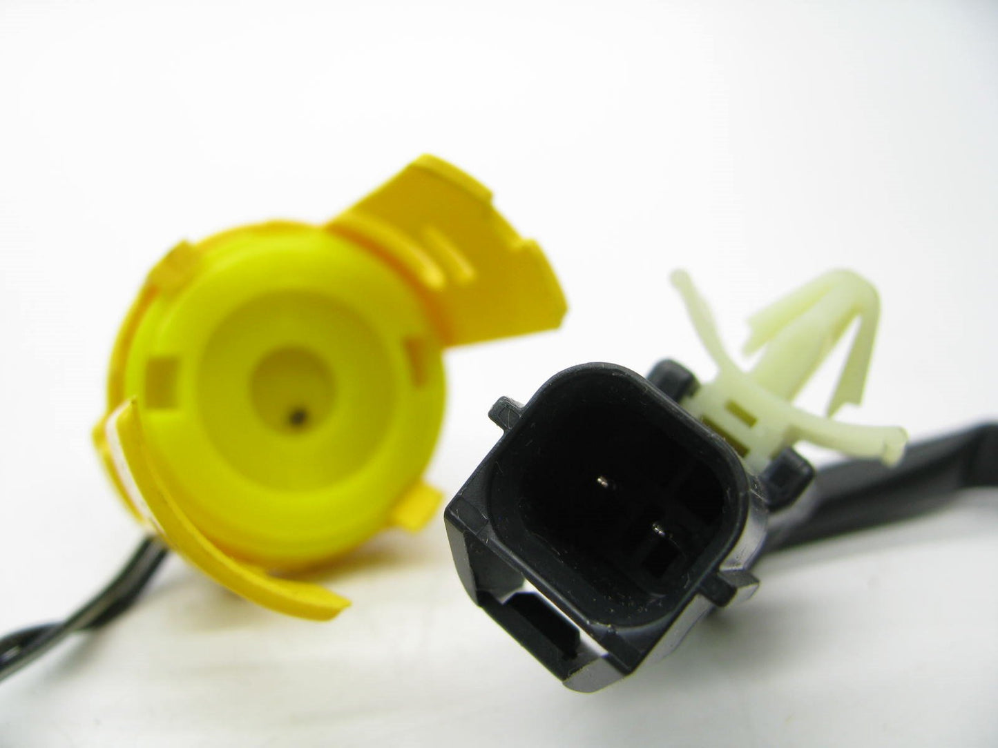 NEW - OEM GENUINE Right Side Door Unlock Switch For 2001-2008 Tiburon 957622C000