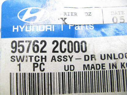 NEW - OEM GENUINE Right Side Door Unlock Switch For 2001-2008 Tiburon 957622C000