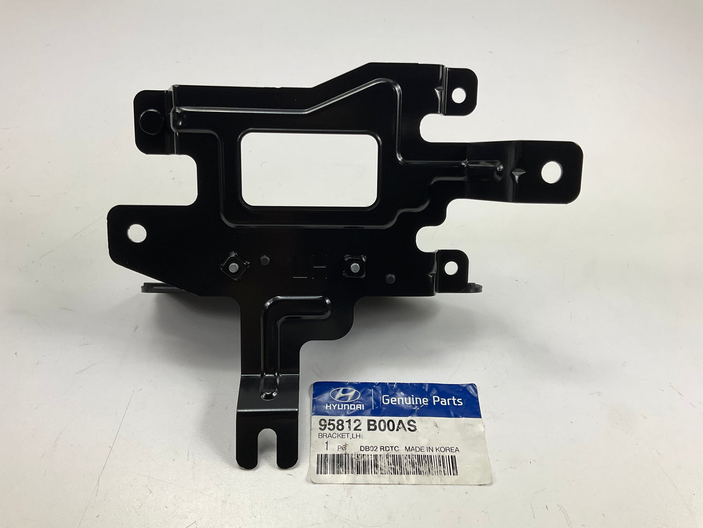 NEW - OEM 95812B00AS Left Relay & Module Bracket For 2014-2015 Genesis