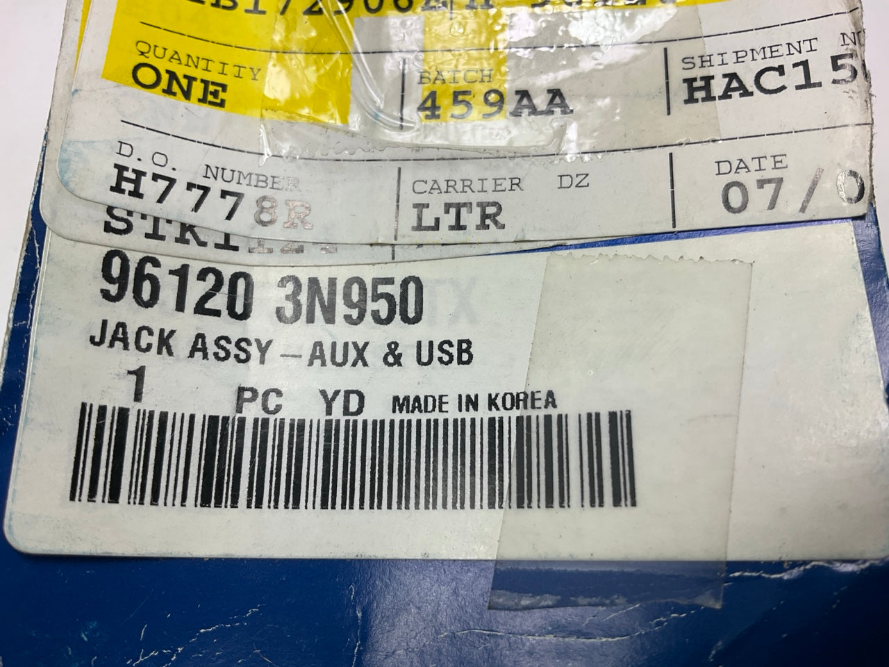 NEW - OEM 961203N950 Aux & USB Jack Assembly For 2014-2015 Hyundai Equus