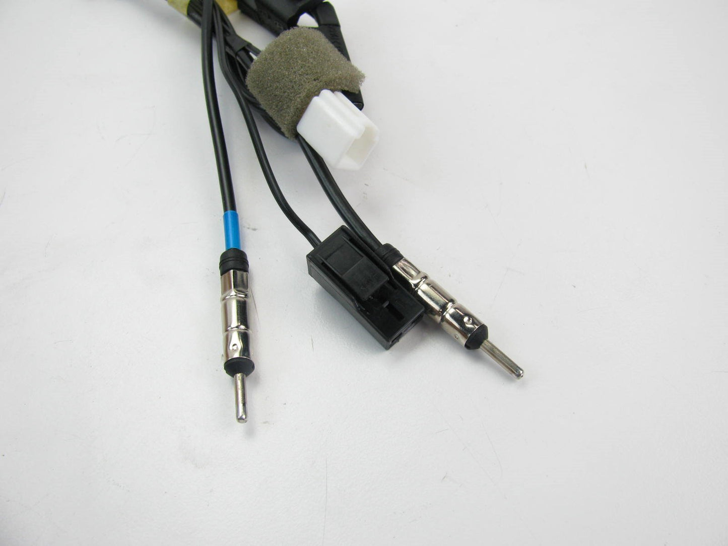 Antenna Feeder Extension Cable (Rear Section) OEM For 2006-11 Accent  962101E700