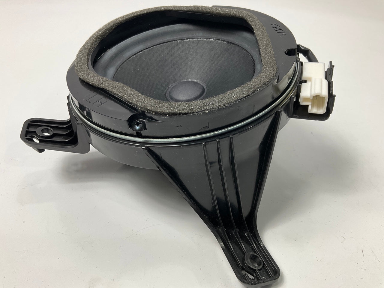 NEW Rear Quarter Panel Right Speaker OEM For 2013-2016 Genesis Coupe 963302M200