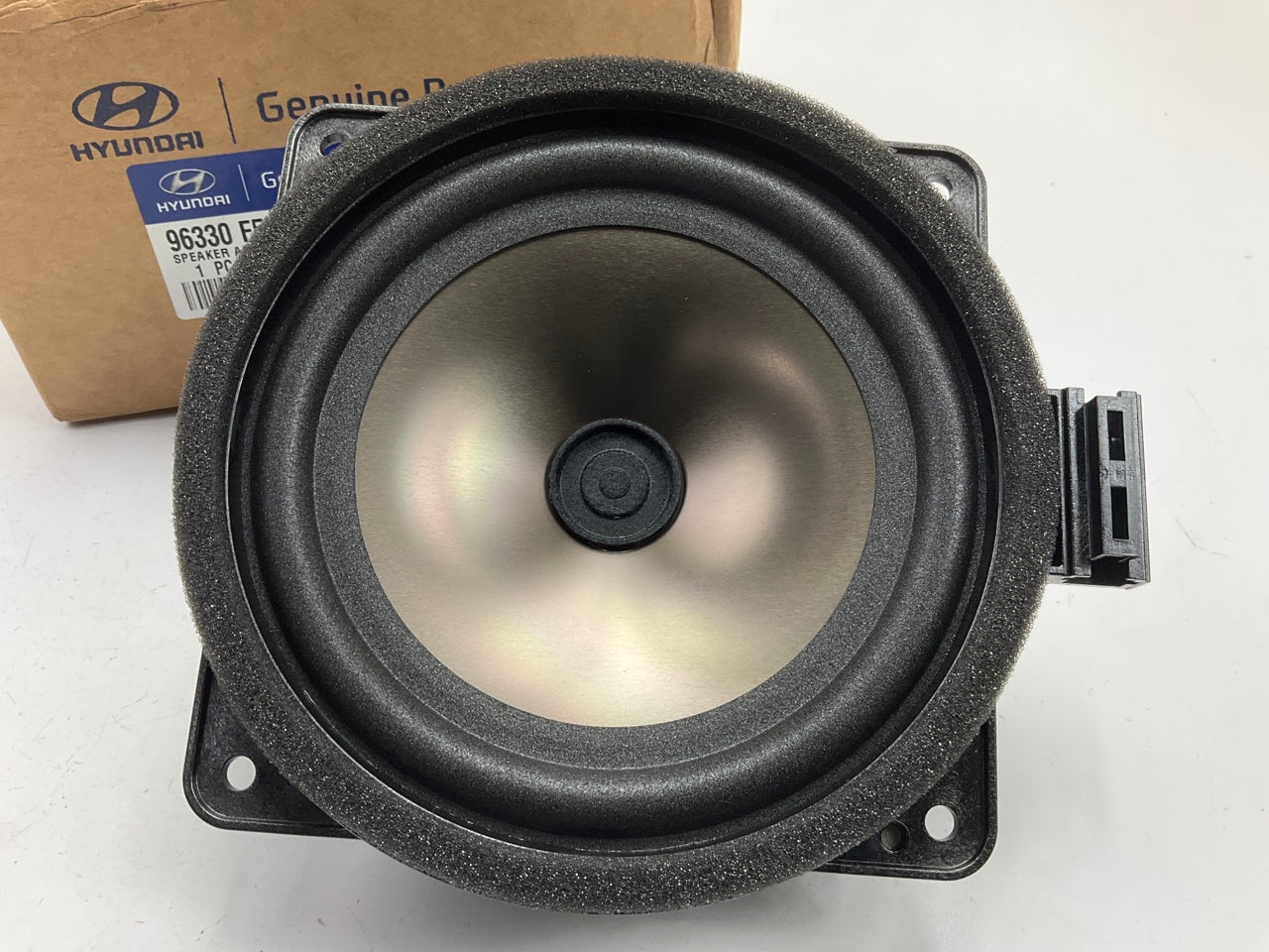 NEW GENUINE Front Door Speaker OEM For 2015-2017 Hyundai Azera 96330F5500