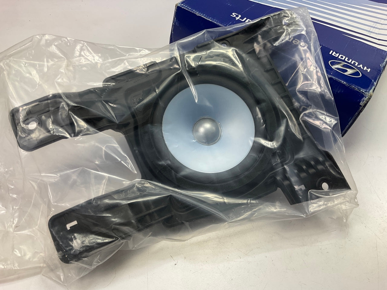 NEW Rear Door Speaker OEM For 2012-2017 Hyundai Veloster 963602V010