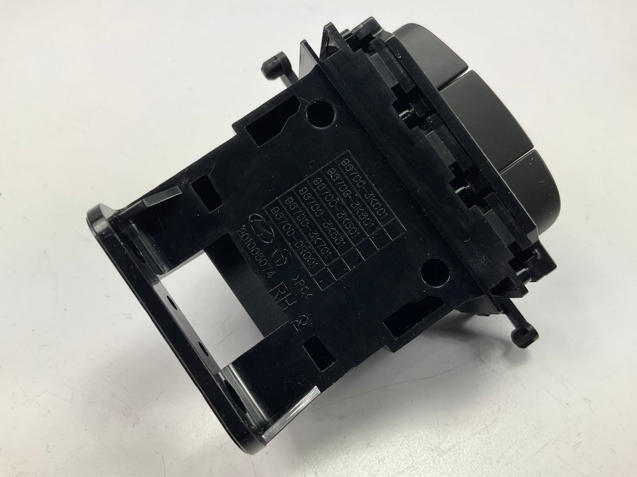 Steering Wheel Remote Control Cruise Switch OEM For 2007-08 Sonata 967003K701CH