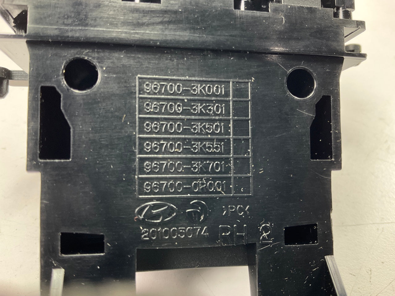 Steering Wheel Remote Control Cruise Switch OEM For 2007-08 Sonata 967003K701CH