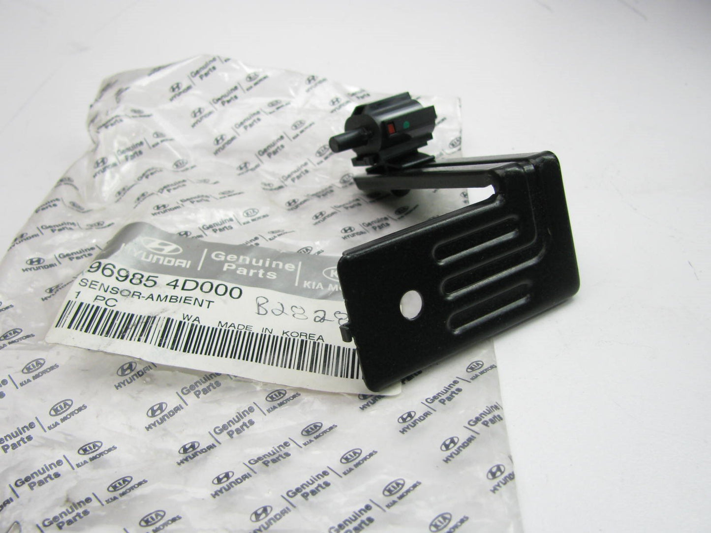 NEW OEM 969854D000 Ambient Air Temperature Sensor For 2006-2014 Kia Sedona